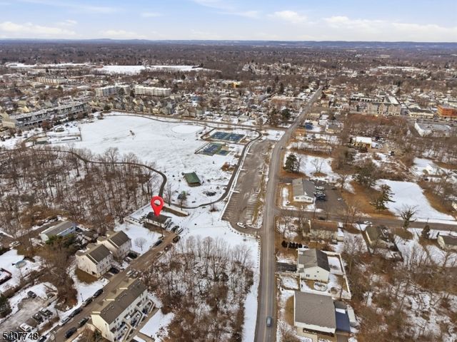 34 Koolidge Ct, Franklin Twp., NJ 08873