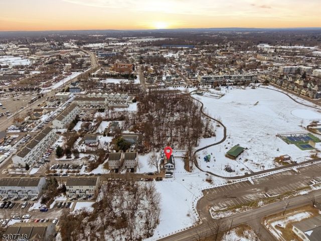 34 Koolidge Ct, Franklin Twp., NJ 08873