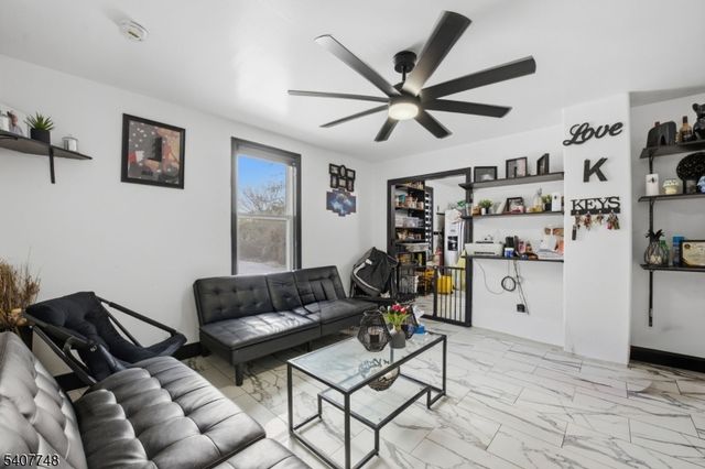 34 Koolidge Ct, Franklin Twp., NJ 08873