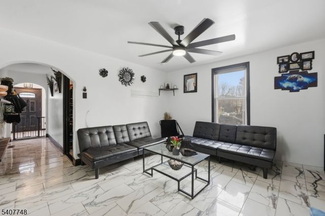 34 Koolidge Ct, Franklin Twp., NJ 08873