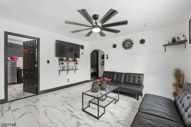 34 Koolidge Ct, Franklin Twp., NJ 08873