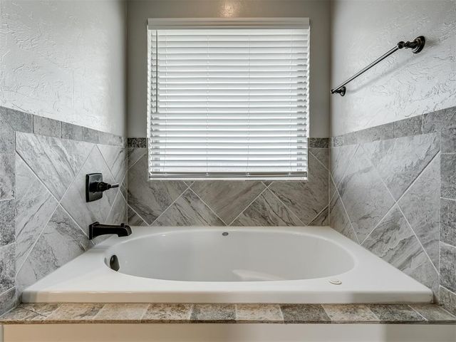 3313 NW 187th Street, Edmond, OK 73012