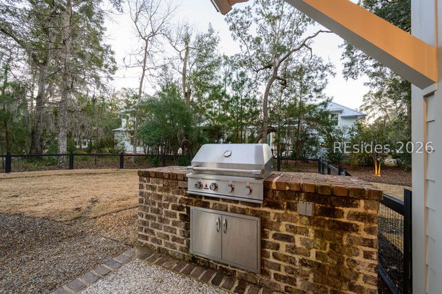 8 Yadkin St, Bluffton, SC 29910