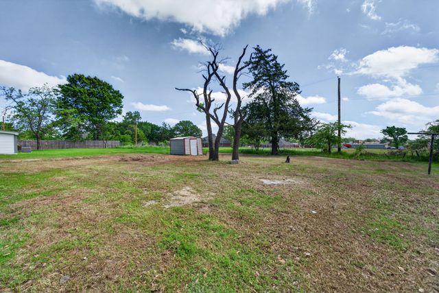 247 Wells Street, Emory, TX 75440