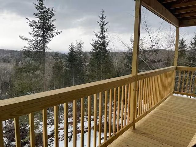 37 Sugar Ridge Lane, Hyde Park, VT 05655