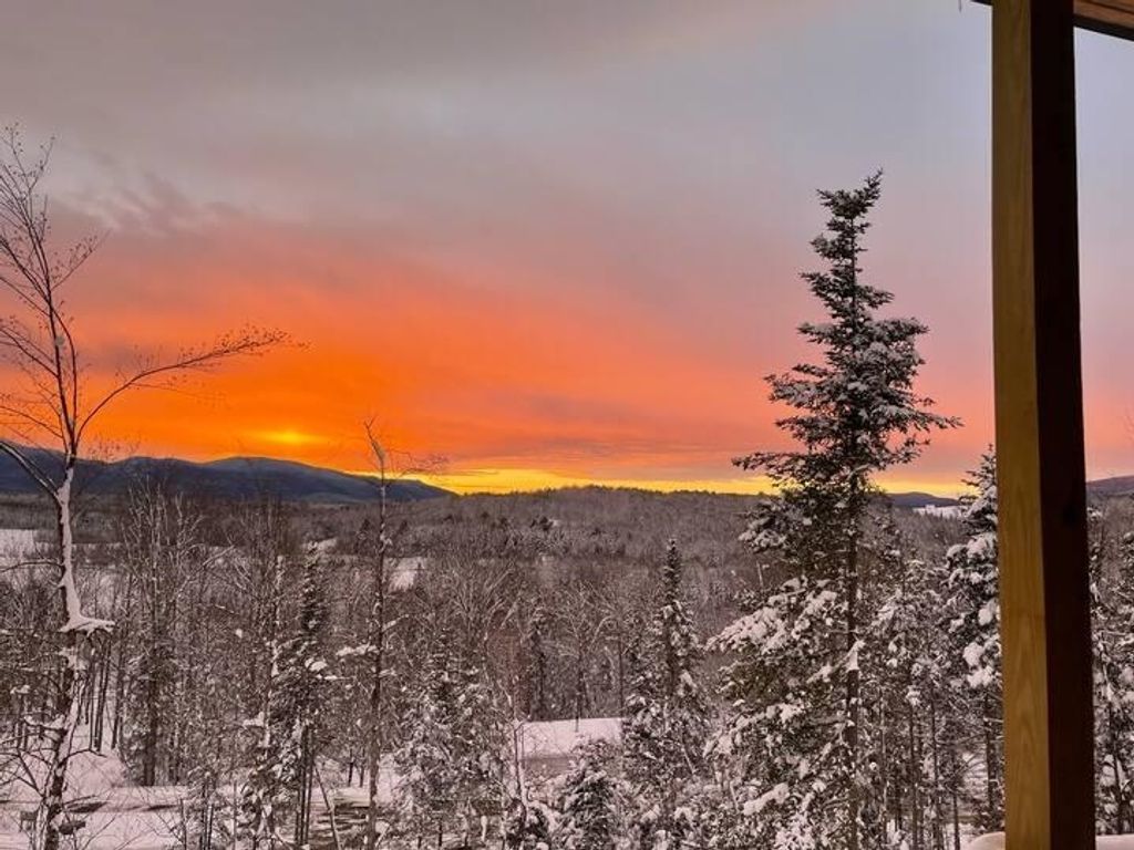 37 Sugar Ridge Lane, Hyde Park, VT 05655