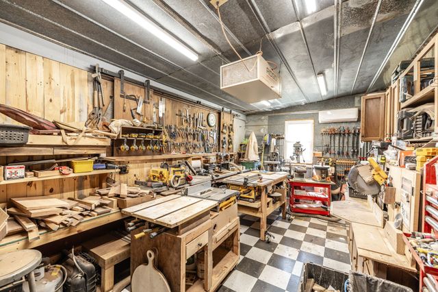 932 Tyree Springs Rd, White House, TN 37188