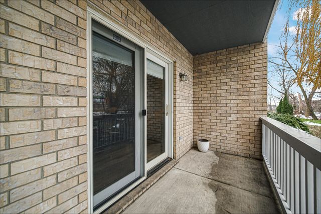 9320 Spring Creek Drive 3, Highland, IN 46322