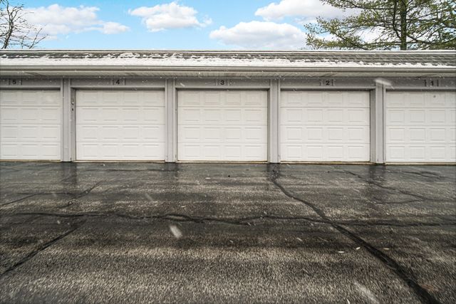 9320 Spring Creek Drive 3, Highland, IN 46322