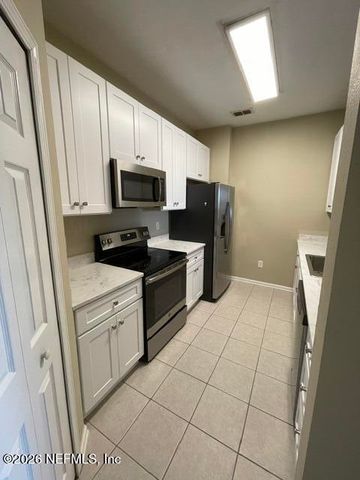 7801 POINT MEADOWS Drive 8307, Jacksonville, FL 32256