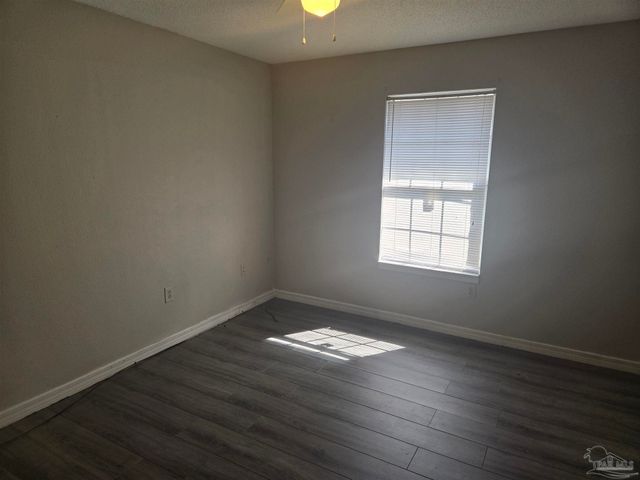 1760 W Strong St, Pensacola, FL 32501