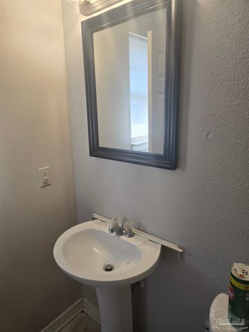 1760 W Strong St, Pensacola, FL 32501