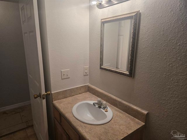 1760 W Strong St, Pensacola, FL 32501