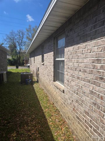 1760 W Strong St, Pensacola, FL 32501