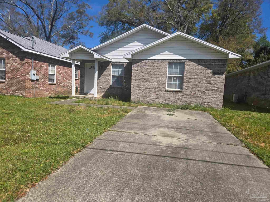 1760 W Strong St, Pensacola, FL 32501