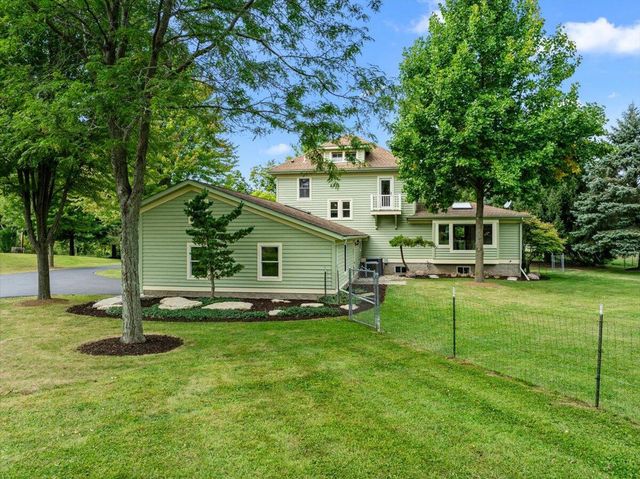 427 N Maple LANE, Burlington, WI 53105