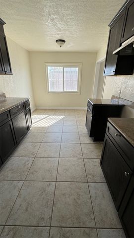1041 W Reeve Street, Compton, CA 90220