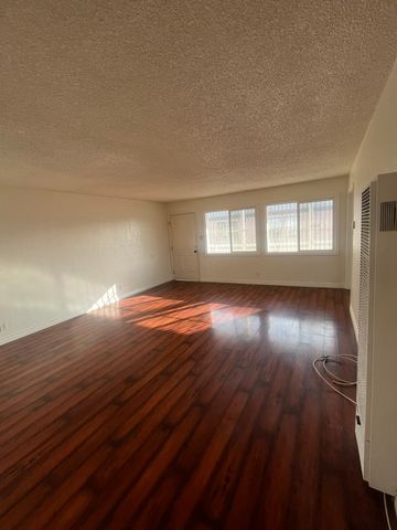 1041 W Reeve Street, Compton, CA 90220