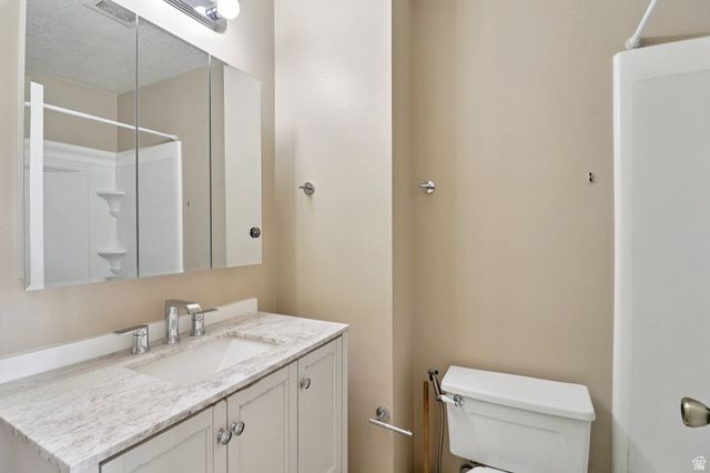 2122 W 5600 S, Roy, UT 84067
