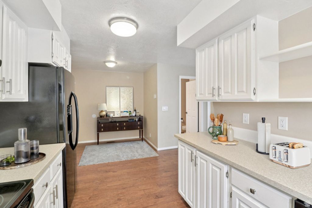 Image 12 of property listing at 2122 W 5600 S, Roy, UT 84067