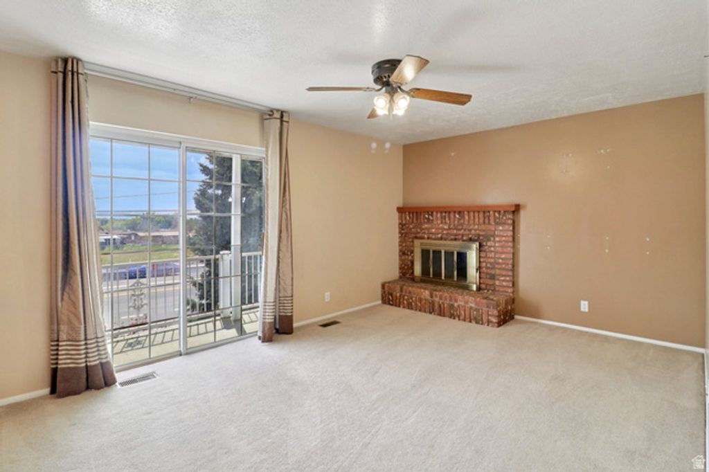 Image 23 of property listing at 2122 W 5600 S, Roy, UT 84067