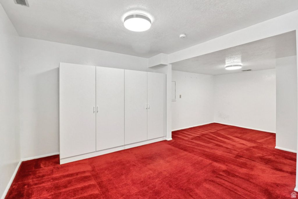 Image 37 of property listing at 2122 W 5600 S, Roy, UT 84067