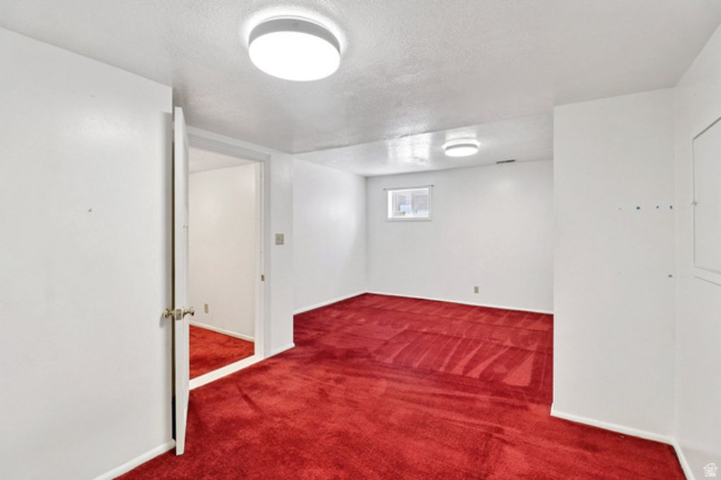 Image 39 of property listing at 2122 W 5600 S, Roy, UT 84067