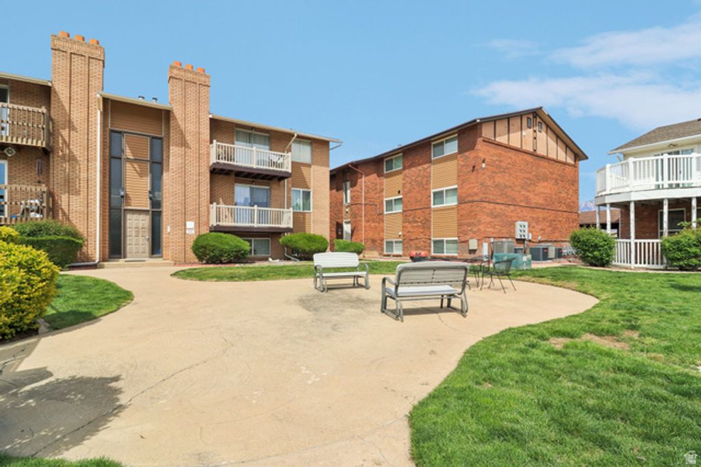 Image 47 of property listing at 2122 W 5600 S, Roy, UT 84067