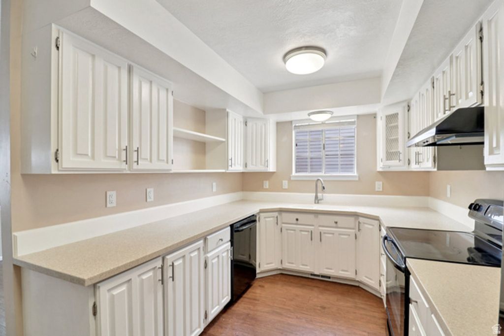 Image 10 of property listing at 2122 W 5600 S, Roy, UT 84067