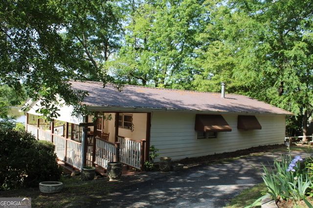 237 Weavers Lake Front Road, Jackson, GA 30233