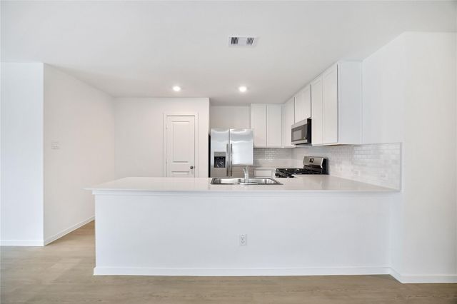 245 Douglas Hills Drive, Magnolia, TX 77354