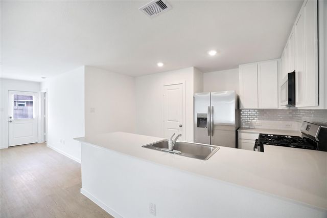 245 Douglas Hills Drive, Magnolia, TX 77354