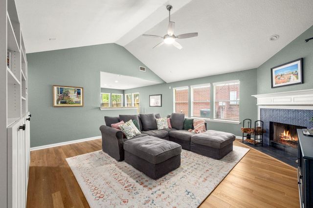 166 Fairwind Trail Drive, Conroe, TX 77385