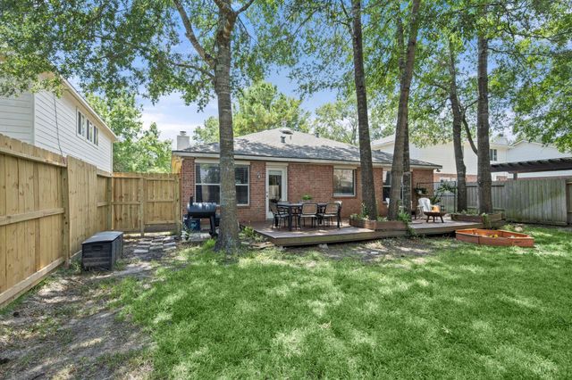 166 Fairwind Trail Drive, Conroe, TX 77385