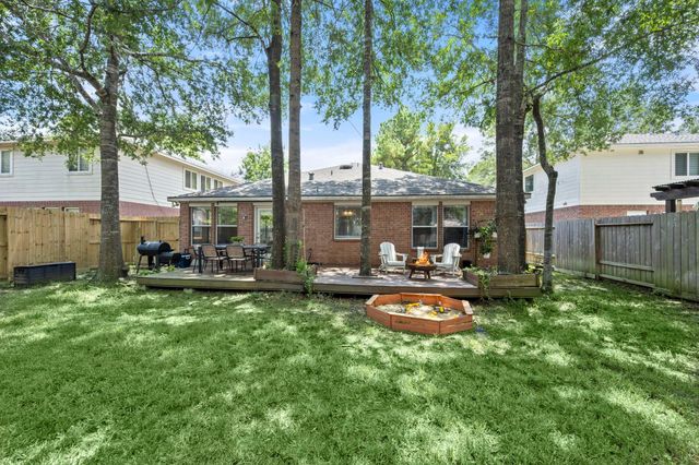 166 Fairwind Trail Drive, Conroe, TX 77385