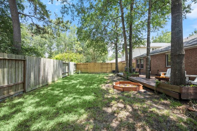166 Fairwind Trail Drive, Conroe, TX 77385