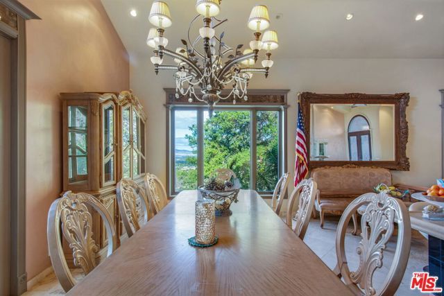 24485 Park Granada, Calabasas, CA 91302