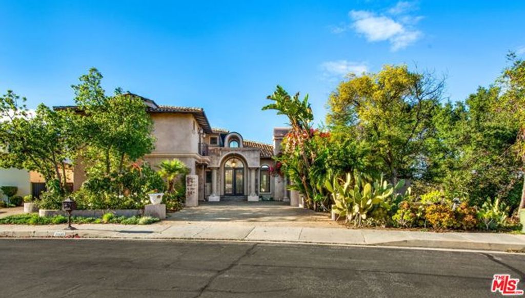 24485 Park Granada, Calabasas, CA 91302