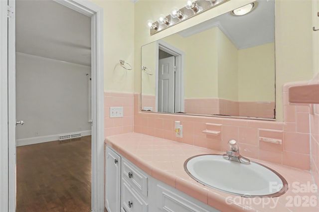 930 Scotch Drive, Gastonia, NC 28054
