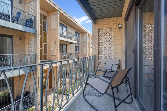 6870 N Northwest Highway 2F, Chicago, IL 60631