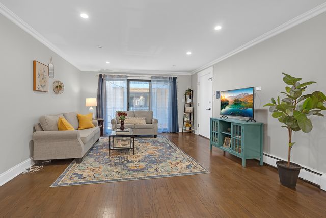 6870 N Northwest Highway 2F, Chicago, IL 60631