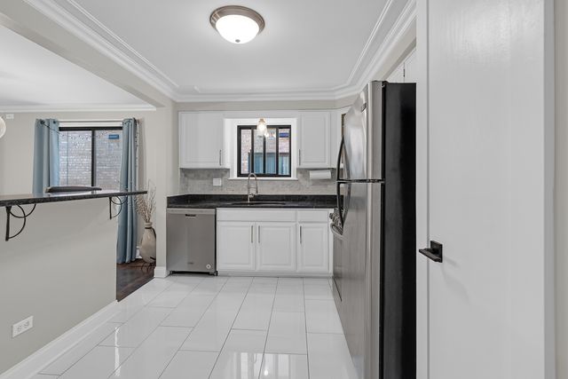 6870 N Northwest Highway 2F, Chicago, IL 60631