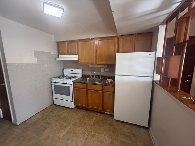 9575 Maple Drive GS, Rosemont, IL 60018