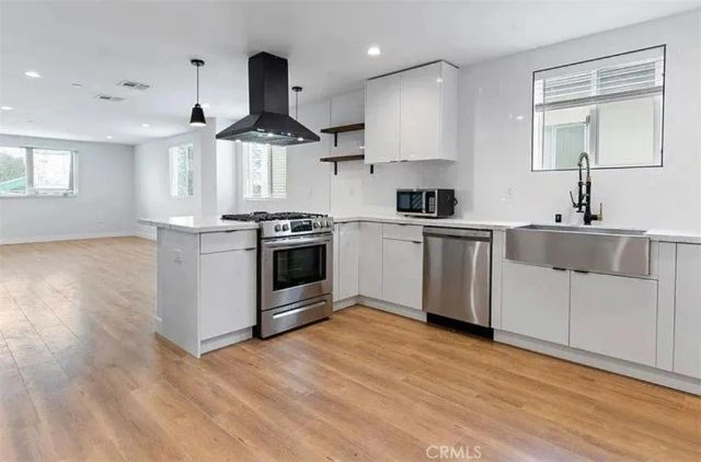 6417 Lexington Avenue, Los Angeles, CA 90038