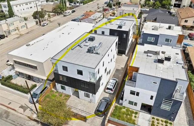 6417 Lexington Avenue, Los Angeles, CA 90038