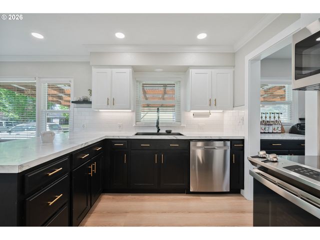 2808 LILAC St, Longview, WA 98632