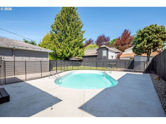 2808 LILAC St, Longview, WA 98632