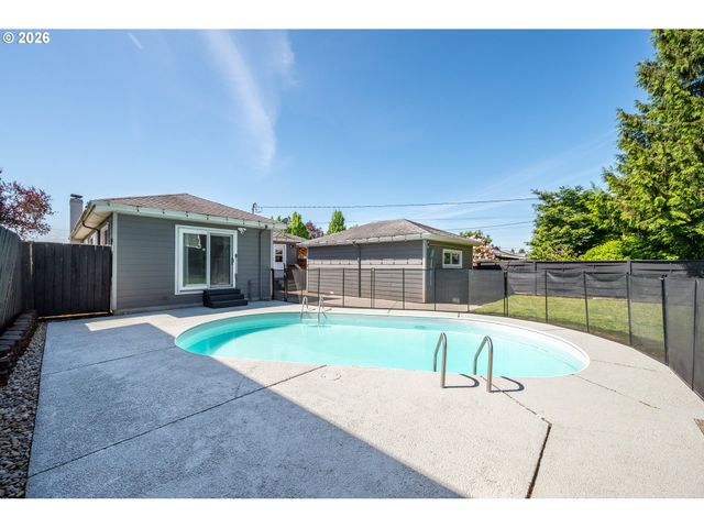 2808 LILAC St, Longview, WA 98632