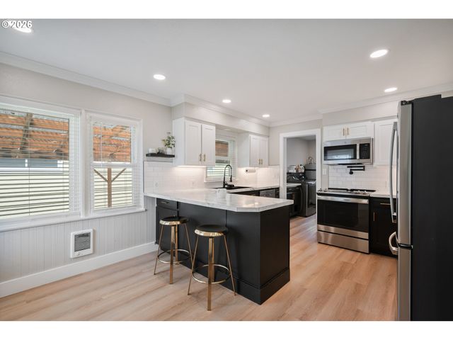 2808 LILAC St, Longview, WA 98632