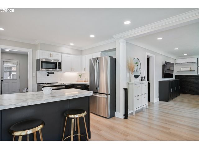 2808 LILAC St, Longview, WA 98632